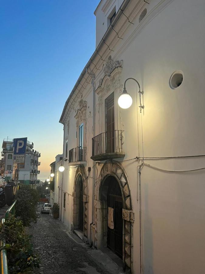 Palazzo Della Guardia Bed & Breakfast Vietri sul Mare Exterior photo